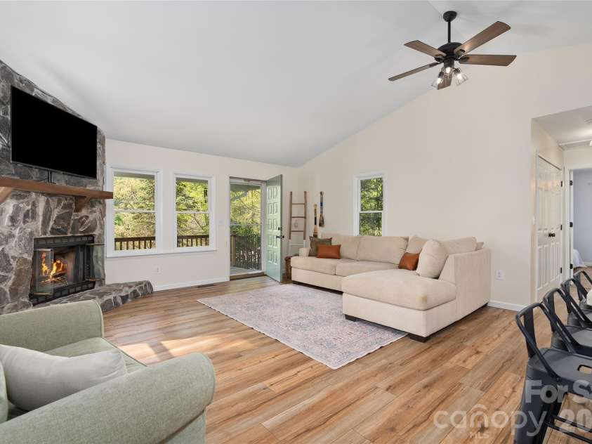 144 Bent Pine Drive, Waynesville, NC 28785.  MLS# CAR4402307, YatesRealty ID 28461. 