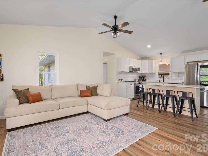 144 Bent Pine Drive, Waynesville, NC 28785.  MLS# CAR4402307, YatesRealty ID 28461. 