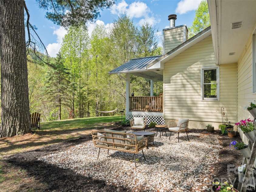 144 Bent Pine Drive, Waynesville, NC 28785.  MLS# CAR4402307, YatesRealty ID 28461. 