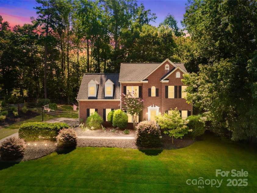 1013 Muirfield Drive, Mooresville, NC 28115.  MLS# CAR4284481, YatesRealty ID 28462. 