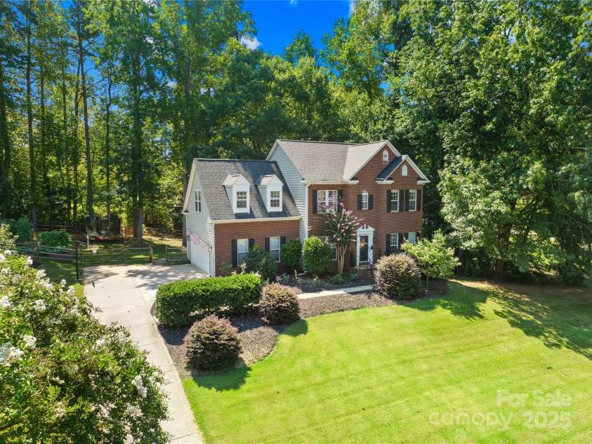 1013 Muirfield Drive, Mooresville, NC 28115.  MLS# CAR4284481, YatesRealty ID 28462. 