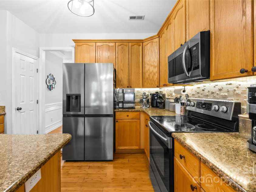 1013 Muirfield Drive, Mooresville, NC 28115.  MLS# CAR4284481, YatesRealty ID 28462. 