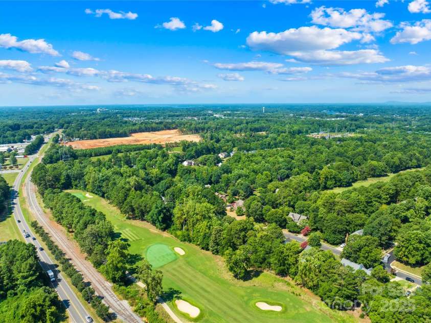 1013 Muirfield Drive, Mooresville, NC 28115.  MLS# CAR4284481, YatesRealty ID 28462. 