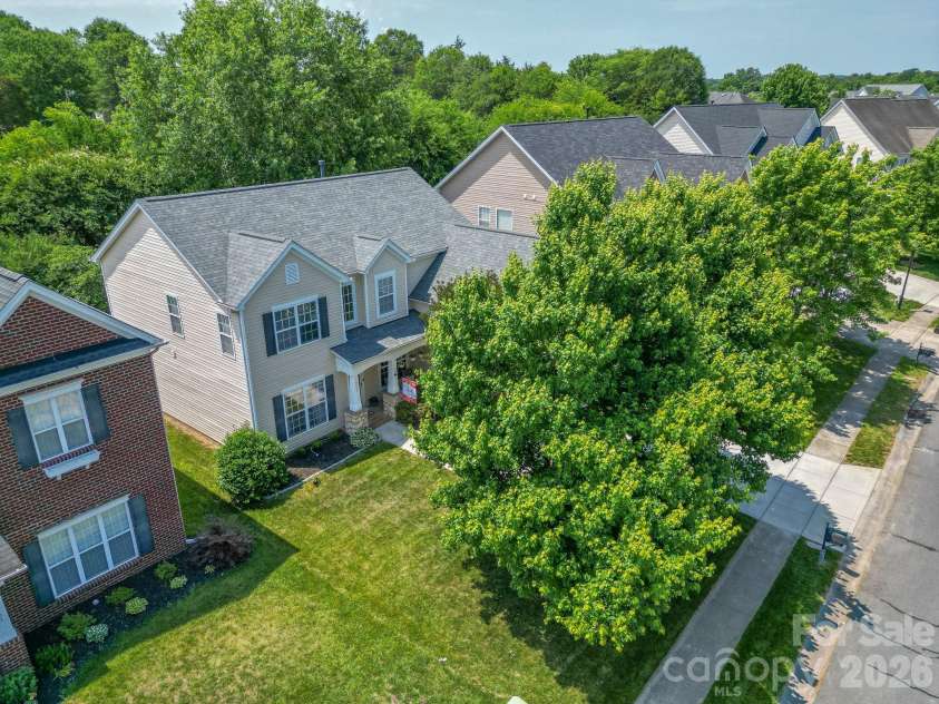 10507 Bere Island Drive, Charlotte, NC 28278.  MLS# CAR4385284, YatesRealty ID 28462. 