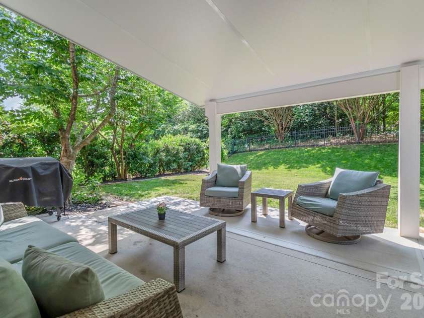 10507 Bere Island Drive, Charlotte, NC 28278.  MLS# CAR4385284, YatesRealty ID 28462. Covered Patio