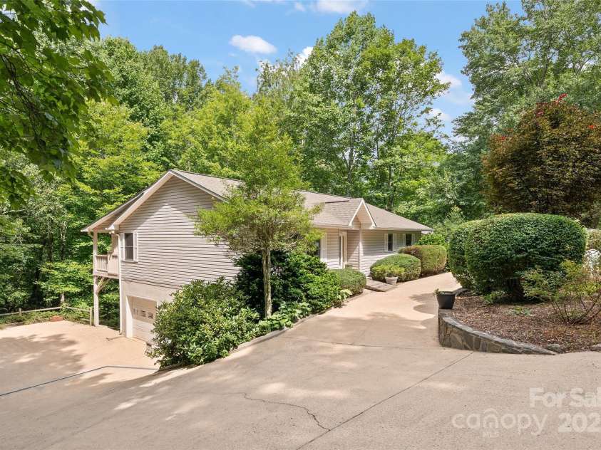 280 Crescent Drive, Lake Junaluska, NC 28745.  MLS# CAR4271616, YatesRealty ID 28463. 