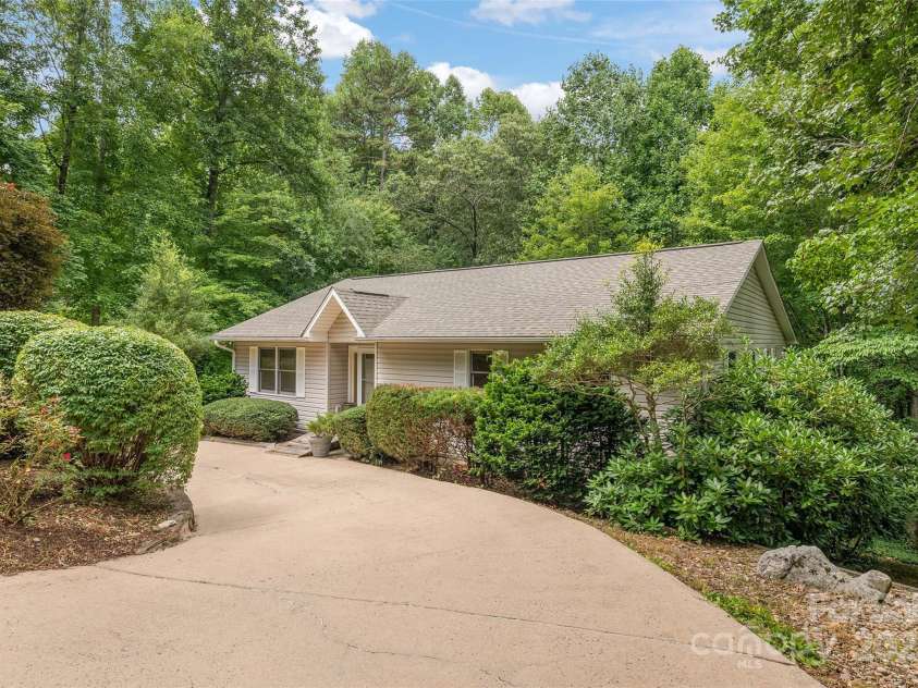 280 Crescent Drive, Lake Junaluska, NC 28745.  MLS# CAR4271616, YatesRealty ID 28463. 