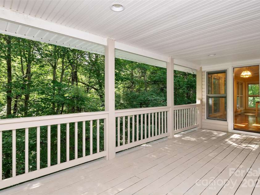 280 Crescent Drive, Lake Junaluska, NC 28745.  MLS# CAR4271616, YatesRealty ID 28463. 