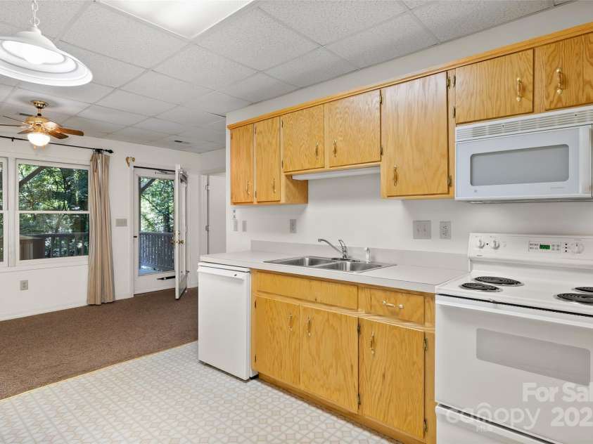 280 Crescent Drive, Lake Junaluska, NC 28745.  MLS# CAR4271616, YatesRealty ID 28463. 