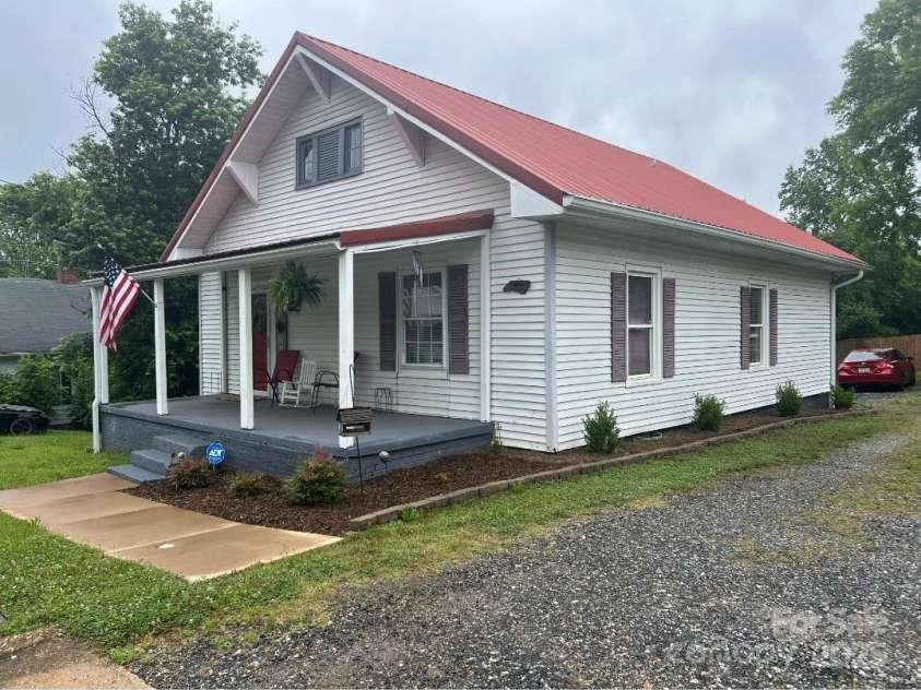 23 Pearl Street, Granite Falls, NC 28630.  MLS# CAR4264350, YatesRealty ID 28465. 