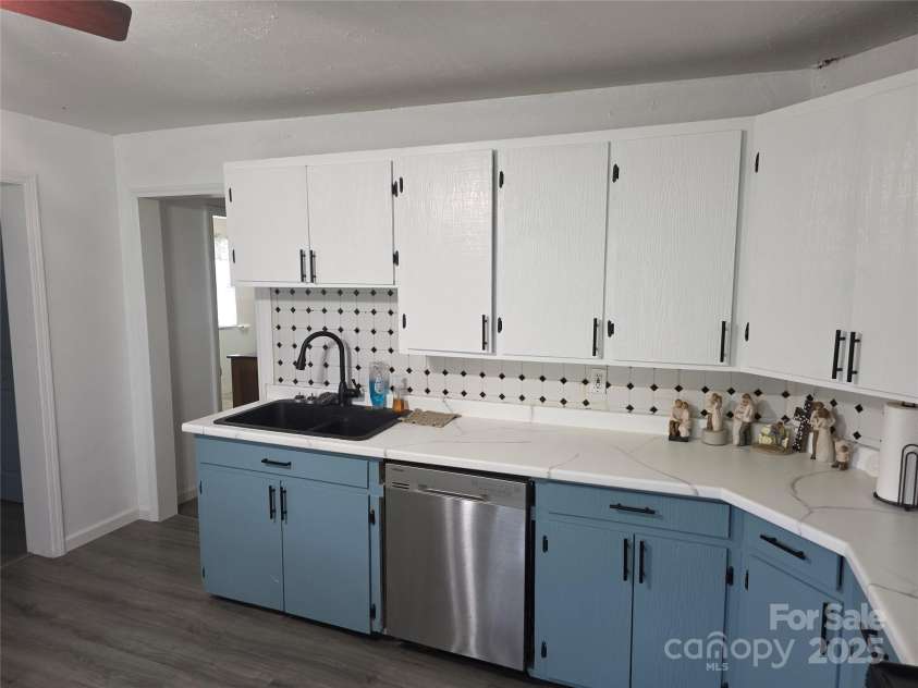 23 Pearl Street, Granite Falls, NC 28630.  MLS# CAR4264350, YatesRealty ID 28465. 