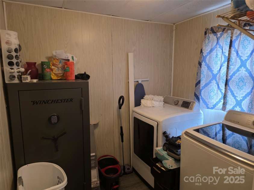 23 Pearl Street, Granite Falls, NC 28630.  MLS# CAR4264350, YatesRealty ID 28465. 