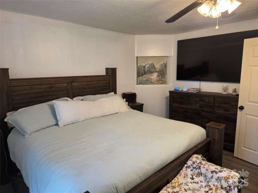 23 Pearl Street, Granite Falls, NC 28630.  MLS# CAR4264350, YatesRealty ID 28465. 