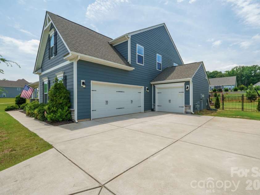 282 Bouchard Drive, Waxhaw, NC 28173.  MLS# CAR4387883, YatesRealty ID 28465. 3 Car Garage