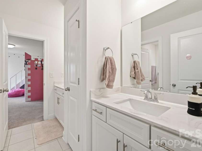 282 Bouchard Drive, Waxhaw, NC 28173.  MLS# CAR4387883, YatesRealty ID 28465. Jack and Jill Bathroom