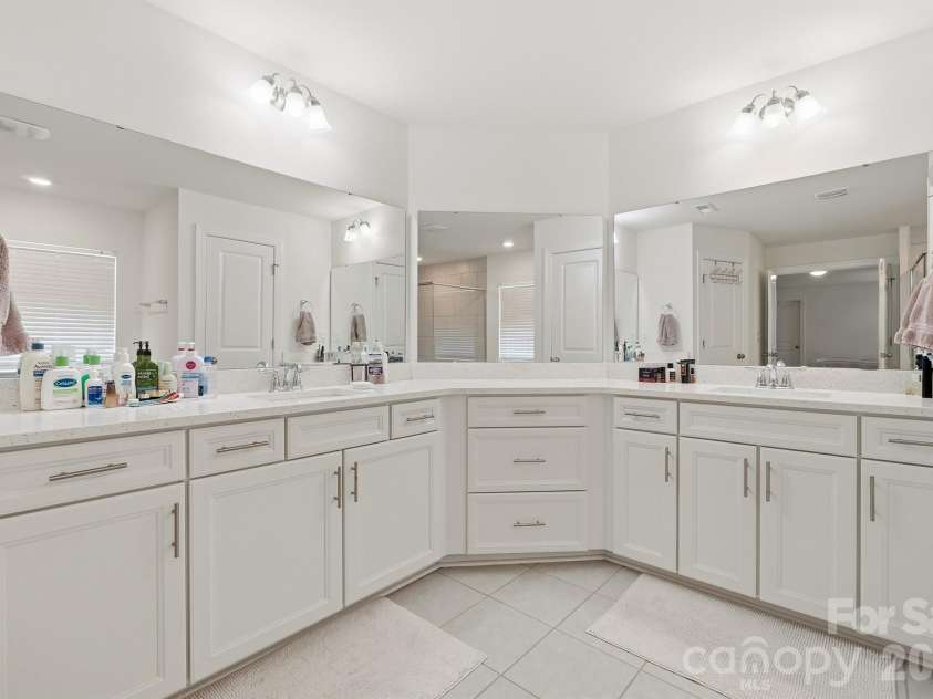 282 Bouchard Drive, Waxhaw, NC 28173.  MLS# CAR4387883, YatesRealty ID 28465. Primary Bathroom Vanity