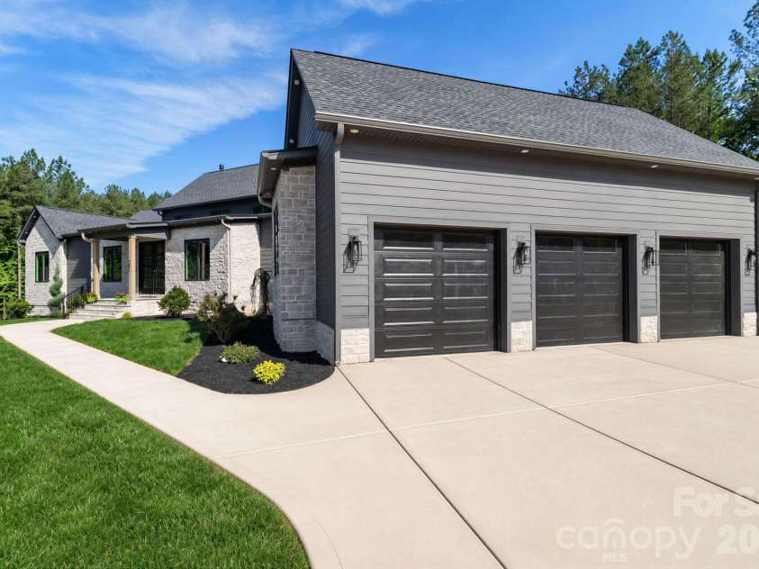 1427 Glasscock Road, Rock Hill, SC 29730.  MLS# CAR4376791, YatesRealty ID 28466. 