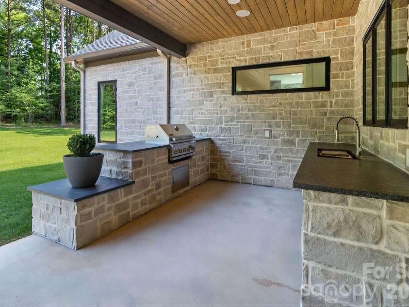 1427 Glasscock Road, Rock Hill, SC 29730.  MLS# CAR4376791, YatesRealty ID 28466. 