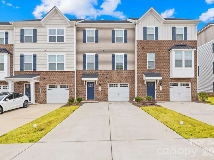 2620 Grantham Place Drive, Fort Mill, SC 29715.  MLS# CAR4382871, YatesRealty ID 28468. 
