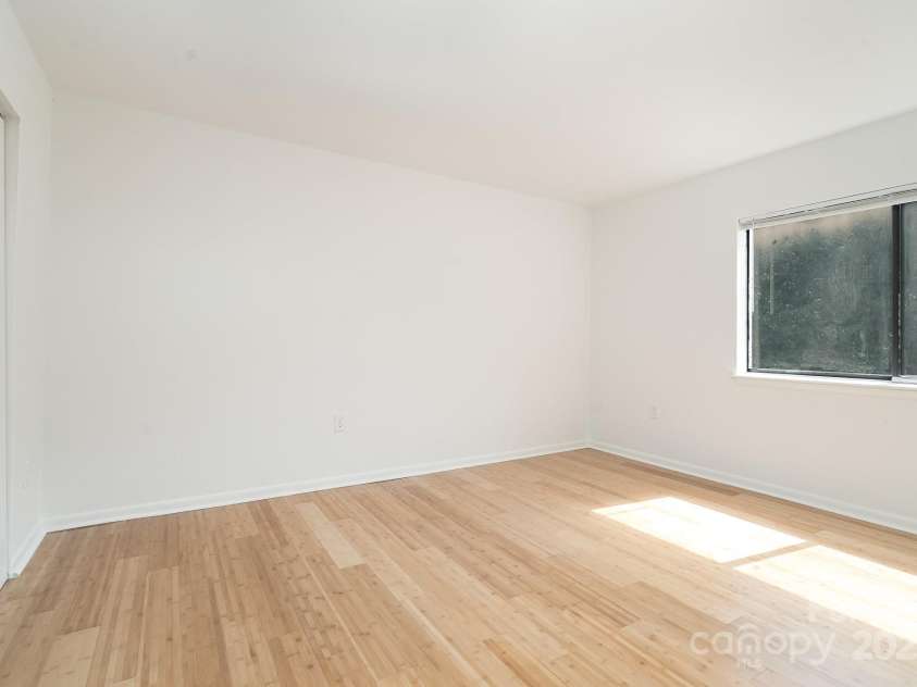 4900 Spring Lake Drive, Charlotte, NC 28212.  MLS# CAR4284345, YatesRealty ID 28468. 