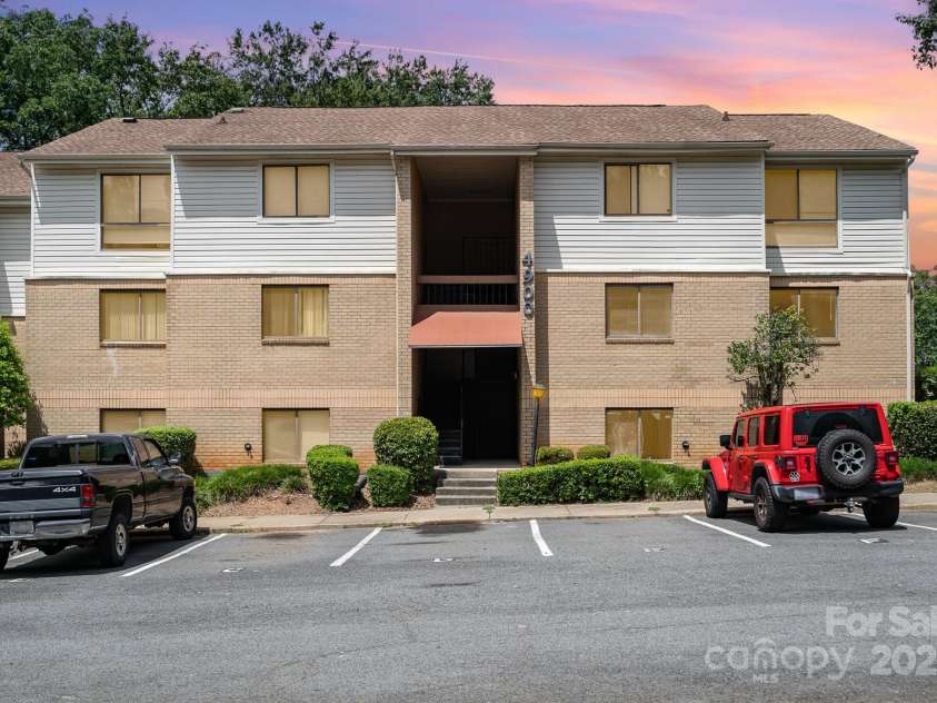 4900 Spring Lake Drive, Charlotte, NC 28212.  MLS# CAR4284345, YatesRealty ID 28468. Exterior of the Building