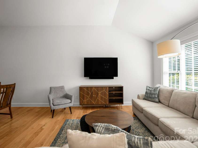 4816 Fairheath Road, Charlotte, NC 28210.  MLS# CAR4285277, YatesRealty ID 28469. 