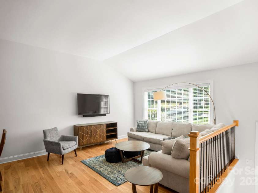 4816 Fairheath Road, Charlotte, NC 28210.  MLS# CAR4285277, YatesRealty ID 28469. 