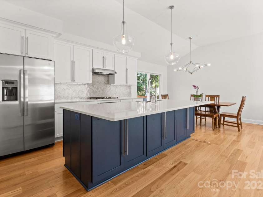 4816 Fairheath Road, Charlotte, NC 28210.  MLS# CAR4285277, YatesRealty ID 28469. 