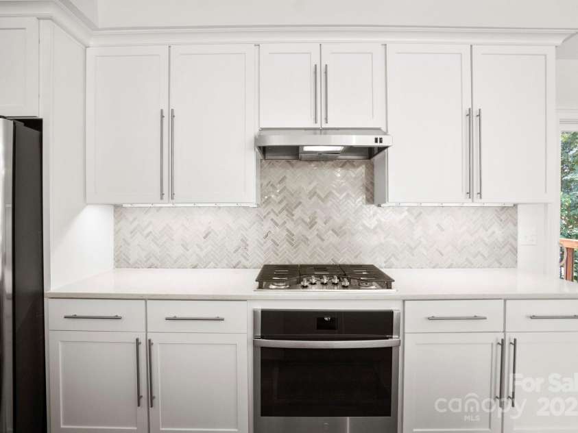 4816 Fairheath Road, Charlotte, NC 28210.  MLS# CAR4285277, YatesRealty ID 28469. 