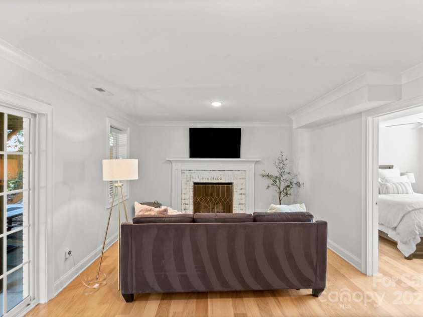 4816 Fairheath Road, Charlotte, NC 28210.  MLS# CAR4285277, YatesRealty ID 28469. 