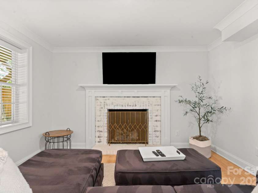 4816 Fairheath Road, Charlotte, NC 28210.  MLS# CAR4285277, YatesRealty ID 28469. 