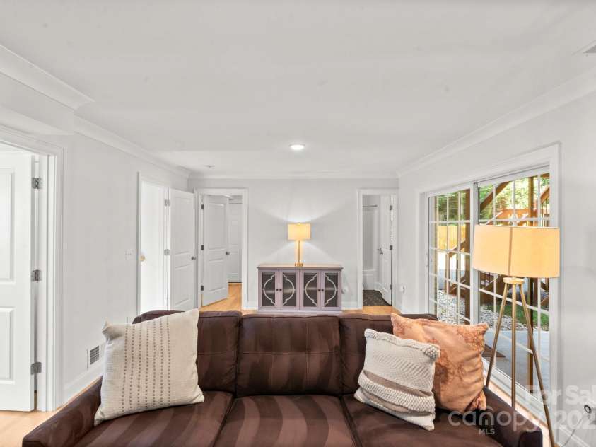 4816 Fairheath Road, Charlotte, NC 28210.  MLS# CAR4285277, YatesRealty ID 28469. 