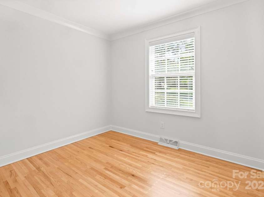 4816 Fairheath Road, Charlotte, NC 28210.  MLS# CAR4285277, YatesRealty ID 28469. 