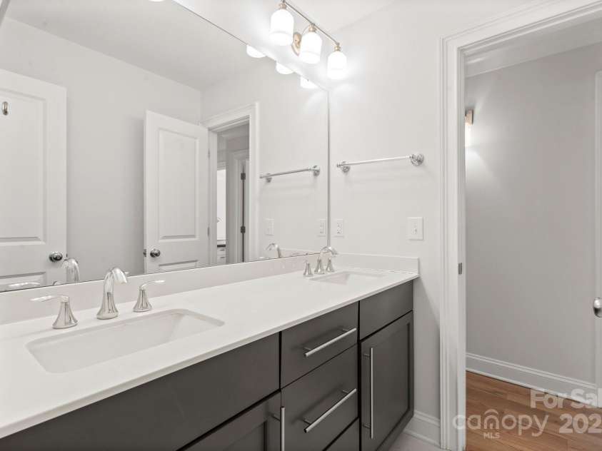 4816 Fairheath Road, Charlotte, NC 28210.  MLS# CAR4285277, YatesRealty ID 28469. 