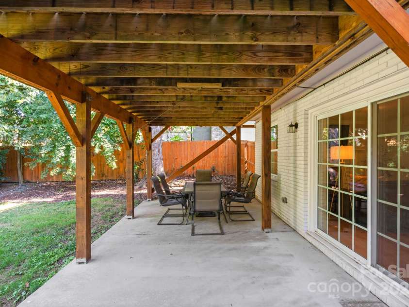 4816 Fairheath Road, Charlotte, NC 28210.  MLS# CAR4285277, YatesRealty ID 28469. 