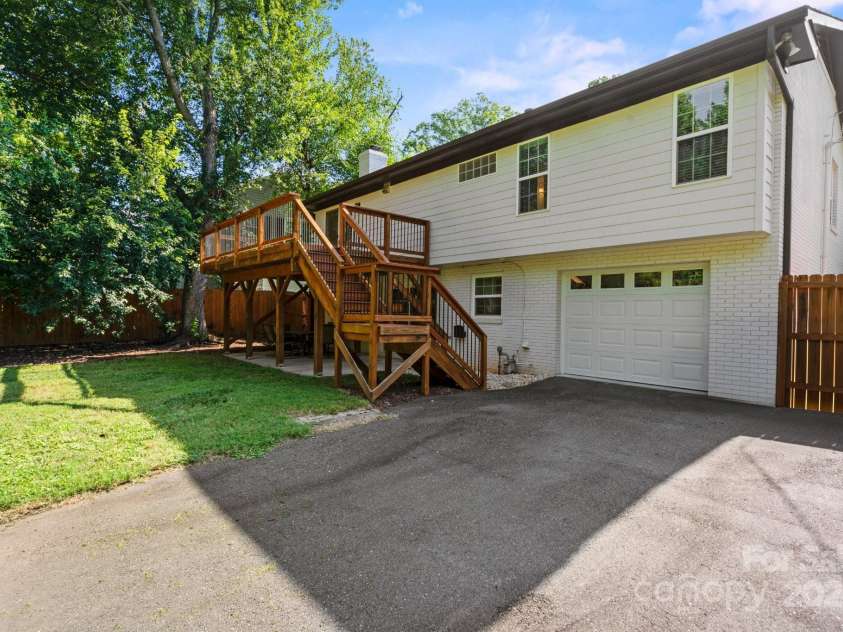 4816 Fairheath Road, Charlotte, NC 28210.  MLS# CAR4285277, YatesRealty ID 28469. 