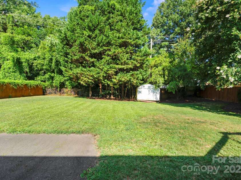 4816 Fairheath Road, Charlotte, NC 28210.  MLS# CAR4285277, YatesRealty ID 28469. 