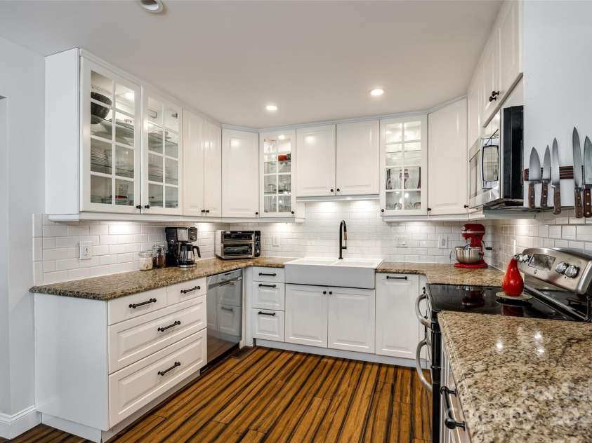 16008 Samar Court, Tega Cay, SC 29708.  MLS# CAR4195411, YatesRealty ID 2847. 
