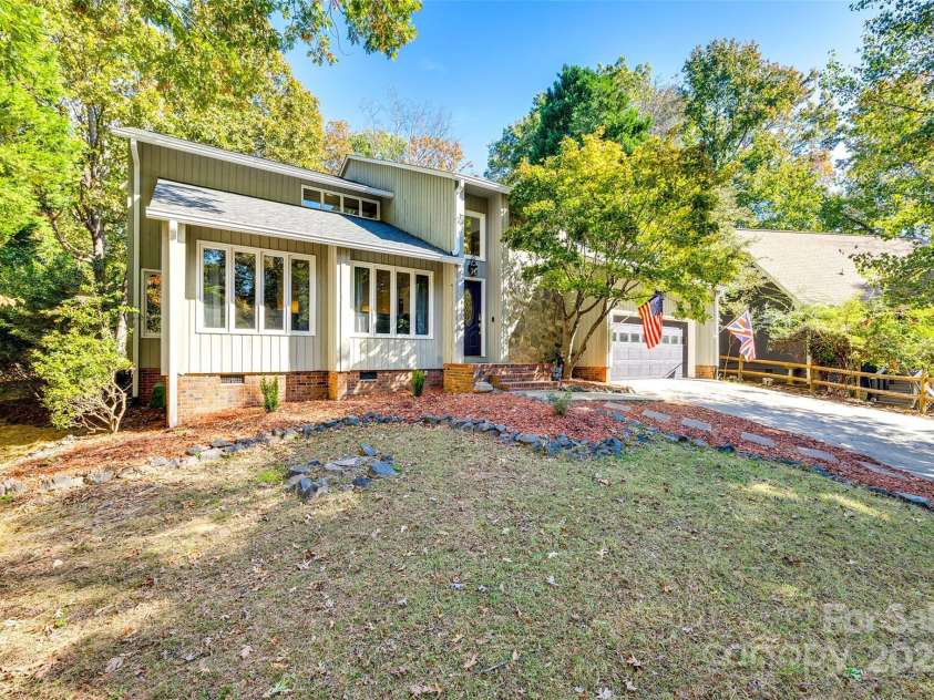 16008 Samar Court, Tega Cay, SC 29708.  MLS# CAR4195411, YatesRealty ID 2847. 