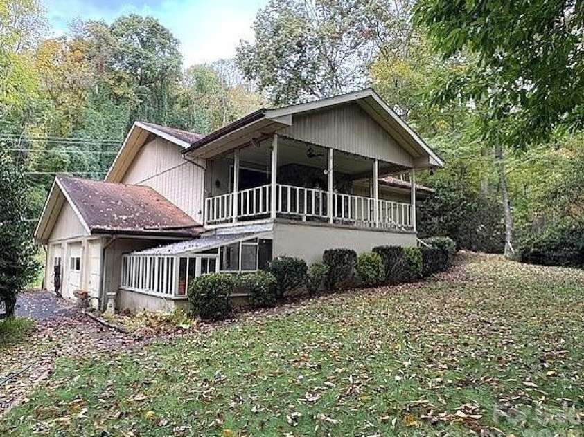 30 Brier Lane, Maggie Valley, NC 28751.  MLS# CAR4320298, YatesRealty ID 2847. Back corner