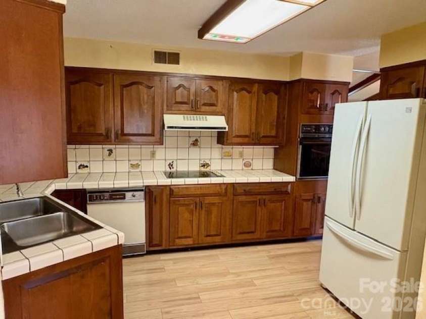 30 Brier Lane, Maggie Valley, NC 28751.  MLS# CAR4320298, YatesRealty ID 2847. Kitchen