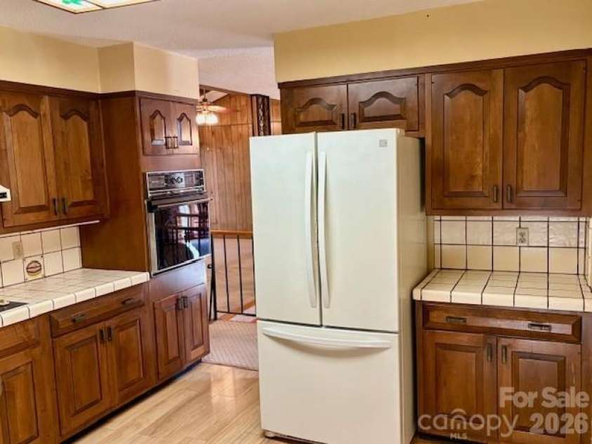30 Brier Lane, Maggie Valley, NC 28751.  MLS# CAR4320298, YatesRealty ID 2847. Kitchen