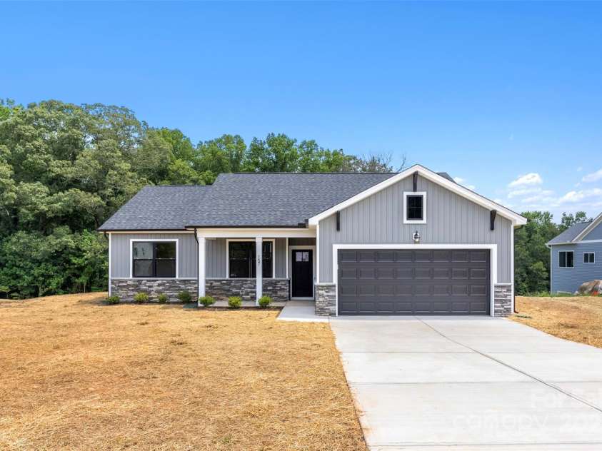 157 Pumice Drive, Statesville, NC 28625.  MLS# CAR4285099, YatesRealty ID 28470. 