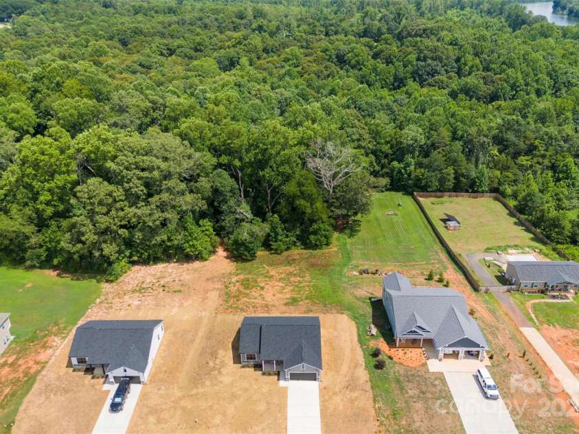 157 Pumice Drive, Statesville, NC 28625.  MLS# CAR4285099, YatesRealty ID 28470. 