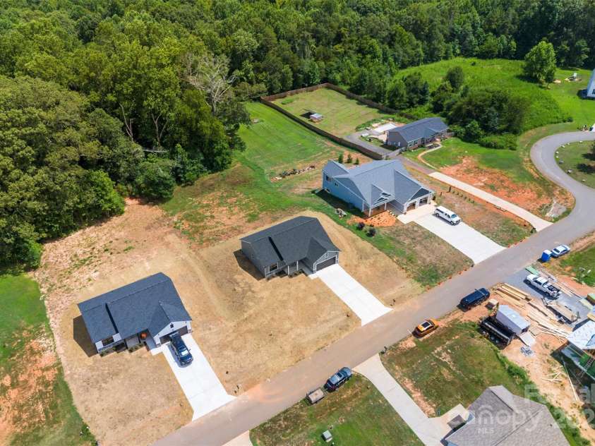 157 Pumice Drive, Statesville, NC 28625.  MLS# CAR4285099, YatesRealty ID 28470. 