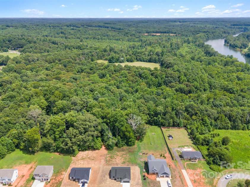 157 Pumice Drive, Statesville, NC 28625.  MLS# CAR4285099, YatesRealty ID 28470. 