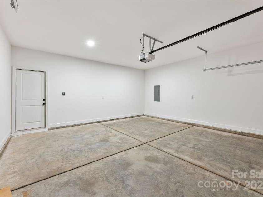 157 Pumice Drive, Statesville, NC 28625.  MLS# CAR4285099, YatesRealty ID 28470. 