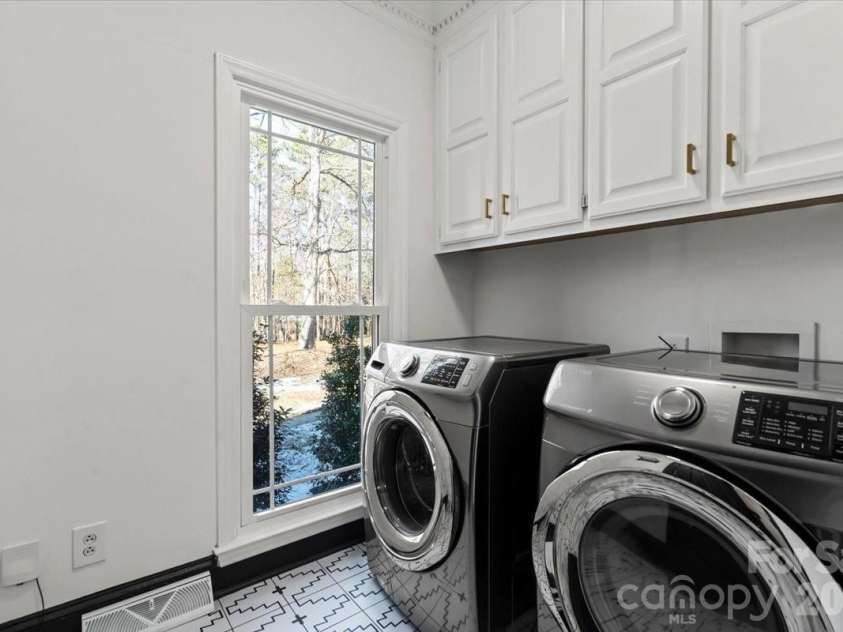 11917 Shady Oak Court, Mint Hill, NC 28227.  MLS# CAR4341464, YatesRealty ID 28471. 