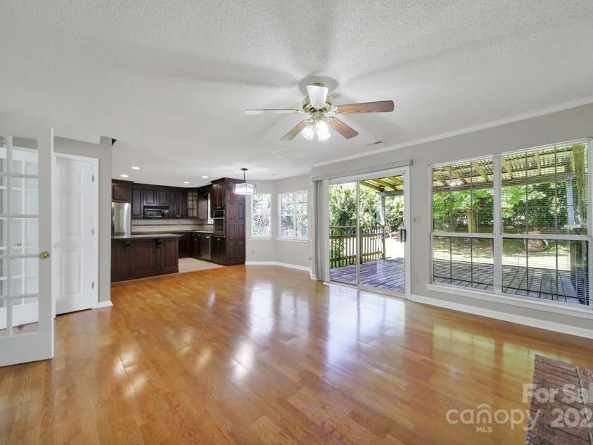 9800 Ashley Farm Drive, Matthews, NC 28105.  MLS# CAR4273252, YatesRealty ID 28472. 
