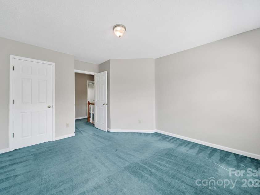 9800 Ashley Farm Drive, Matthews, NC 28105.  MLS# CAR4273252, YatesRealty ID 28472. 